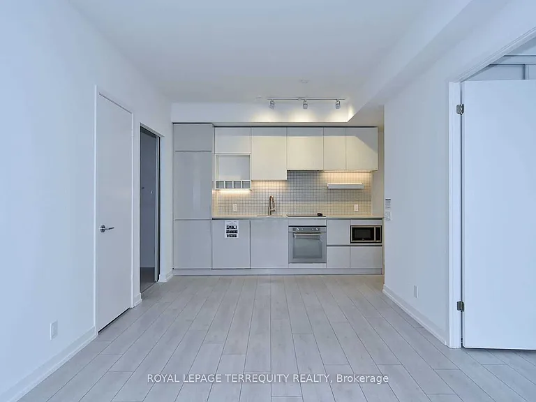 5 Buttermill Ave #1112 — Photo 17