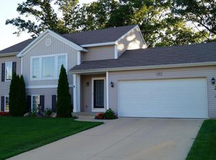 1691 Wales Dr SE, Lowell, MI 49331