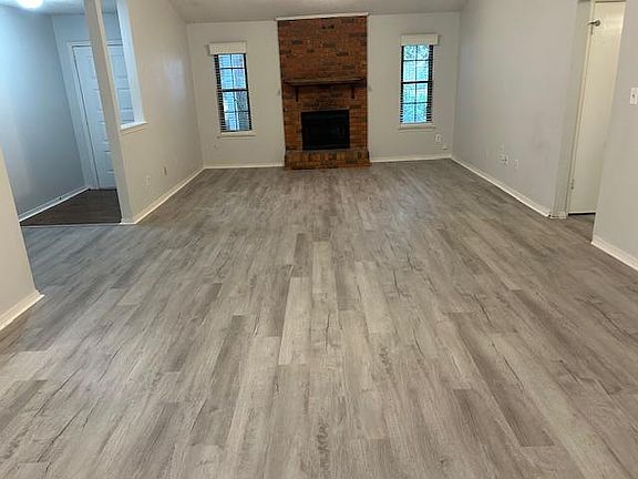 2nd image of 2719 Sunrunner Ln