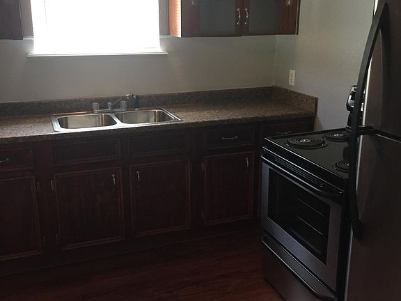 3rd image of 1225 Cedar Dr