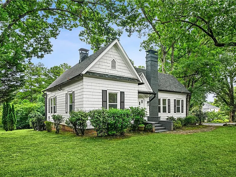 5383 Tilly Mill Rd — Photo 3