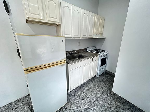 4th image of 123 E 116th St APT 6B
