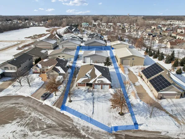 7785 Clydesdale Cir, Lino Lakes, MN 55014