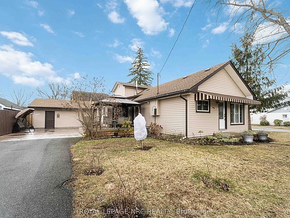 2nd image of 4049 Victoria Rd