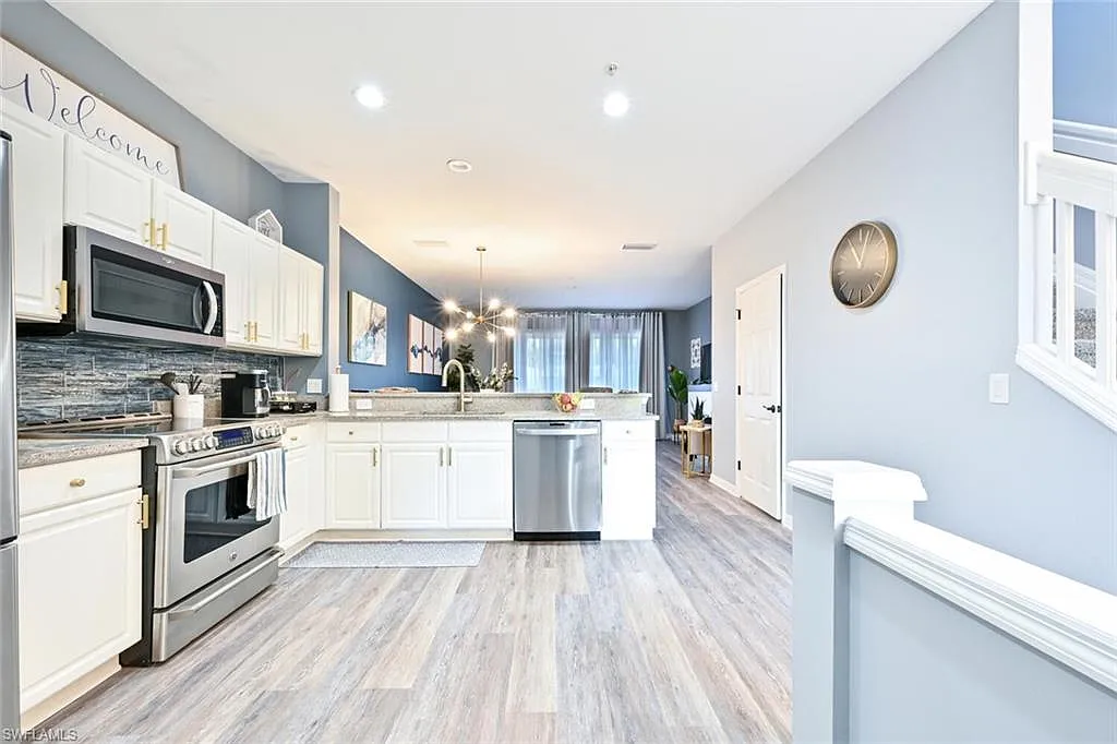 3 bed, 2.5 bath, 1580 sqft, $5,000 — Photo 2
