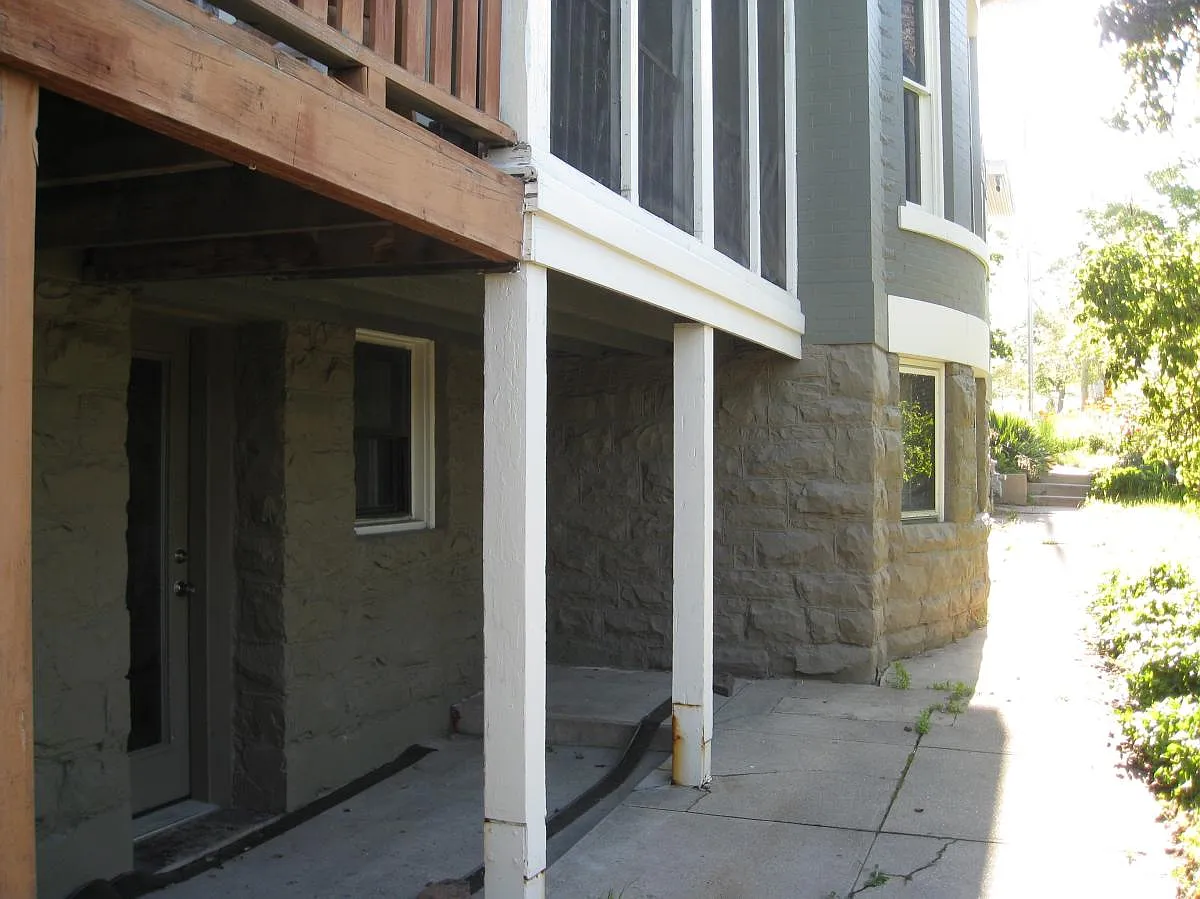 1 bed, 700 sqft, $1,150 — Photo 3