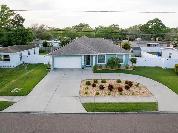 1336 74th St N, Saint Petersburg, FL 33710