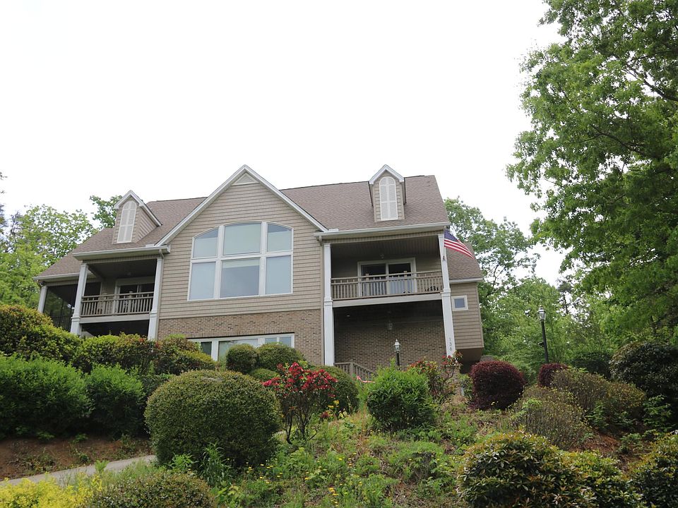Street view of residence where Hideaway is located