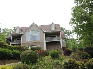 136 Old Altamont Ridge Rd, Greenville, SC 29609