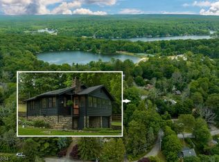17 Alturas Rd, Highland Lakes, NJ 07422