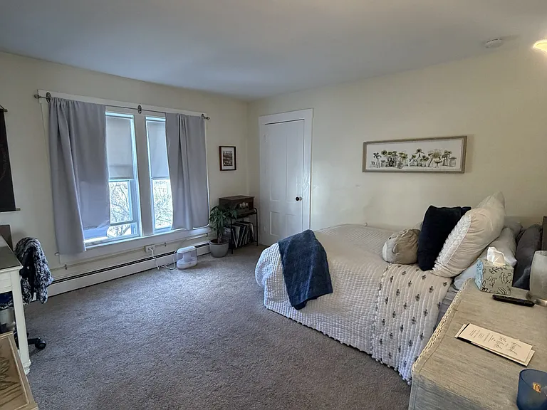 251 Locust St — Photo 16