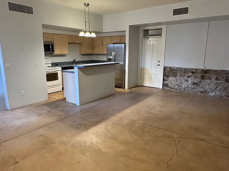 460 S 6th Ave #1003 — Photo 3