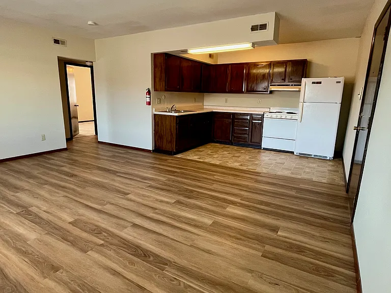 317 W Washington St #I — Photo 2