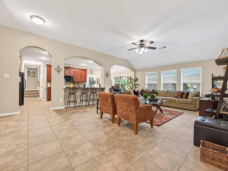 7 Cayahoga Ct — Photo 4
