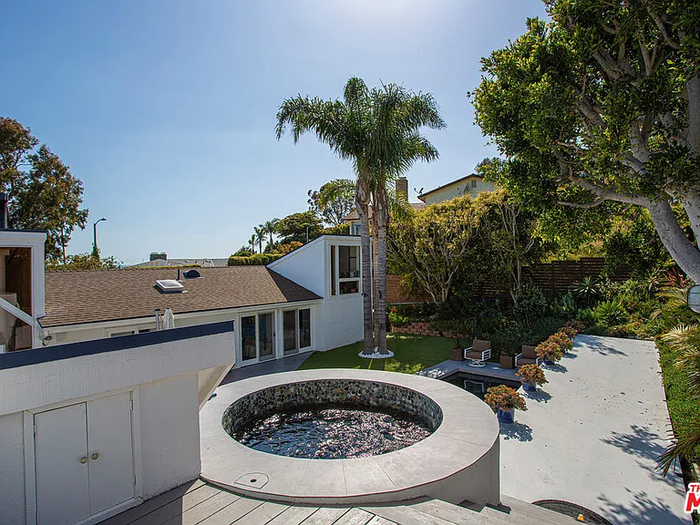 20521 Roca Chica Dr — Photo 6