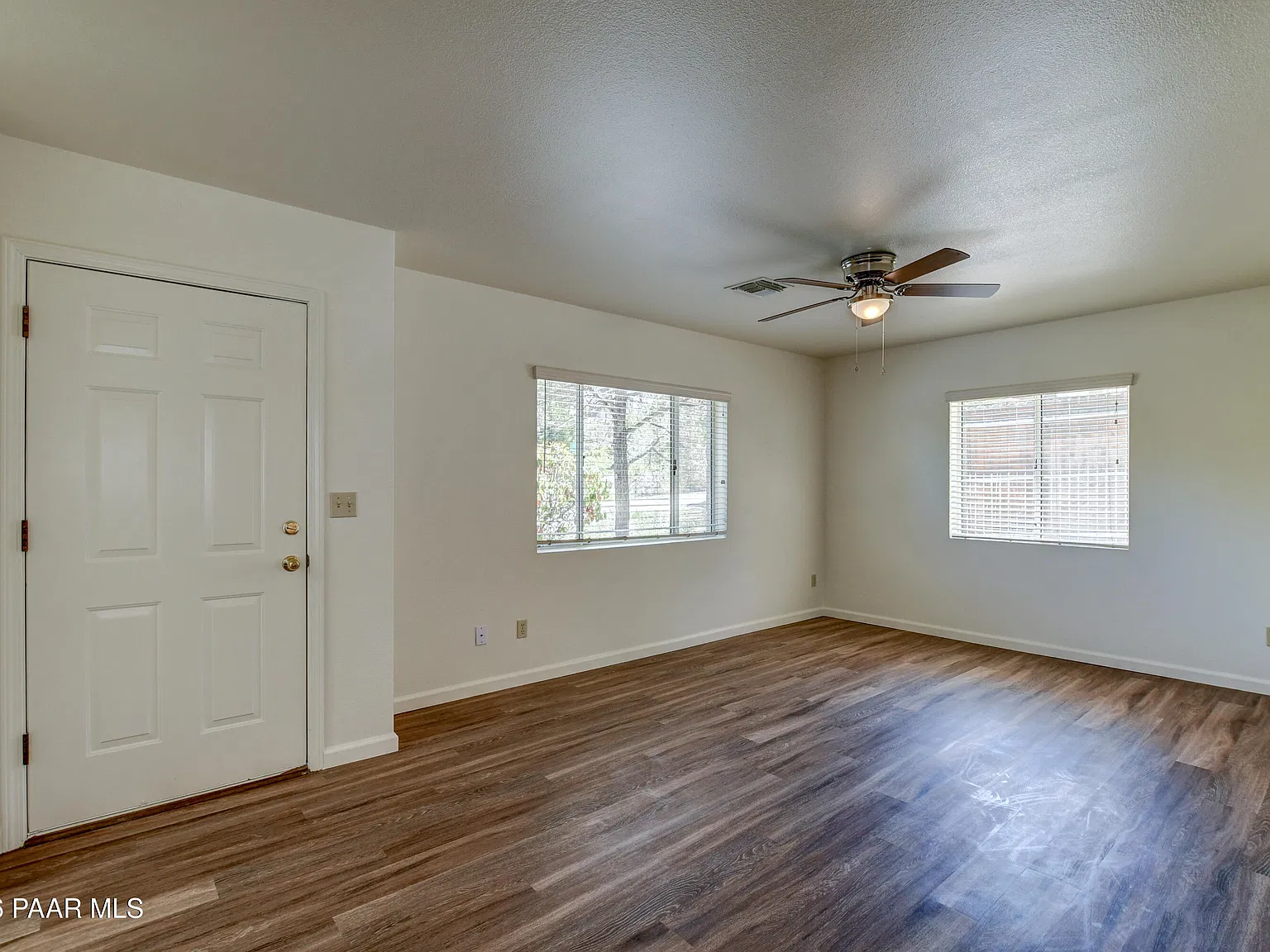2 bed, 2.0 bath, 887 sqft, $1,375 — Photo 3