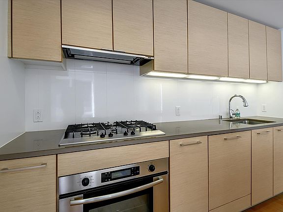 3rd image of 301 Mission St APT 7G