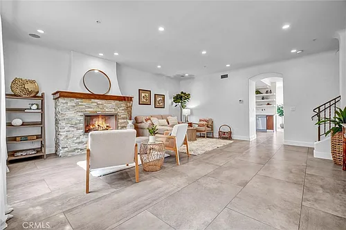 308 5th St Photo 1
