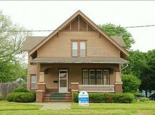 424 N John Wayne Dr, Winterset, IA 50273