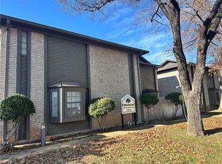 1915 S 10th St, Waco, TX 76706