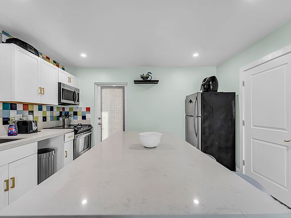 2nd image of 4010 NW 5th Ave #4010