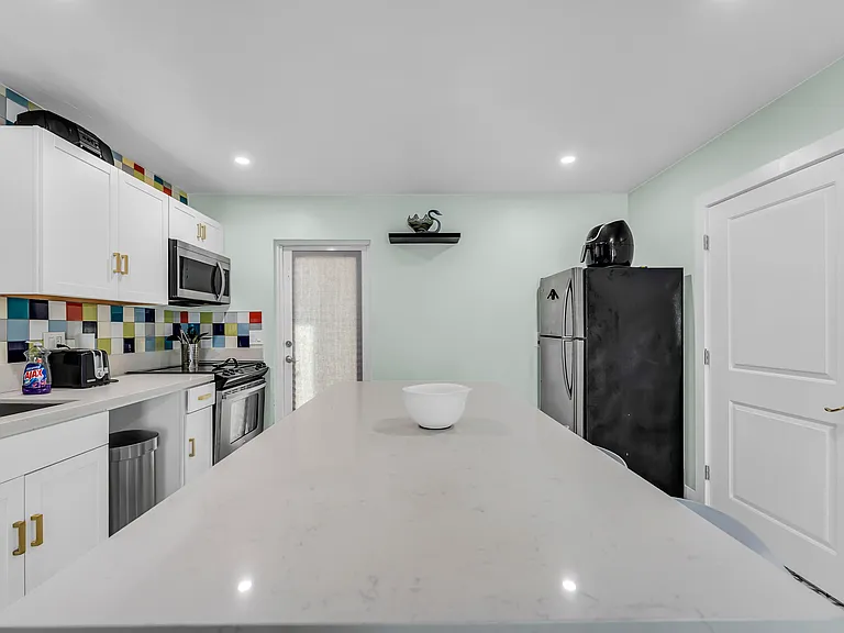 4010 NW 5th Ave #4010 — Photo 2
