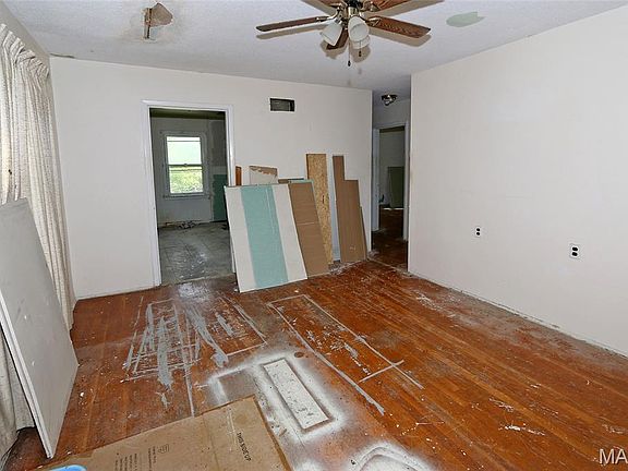 5th image of 3551 Saint Christopher Ln