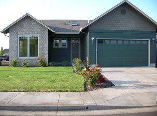 1080 Green Meadows Ave, Junction City, OR 97448