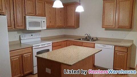 4th image of 12316 Yancy Cir NE Unit B