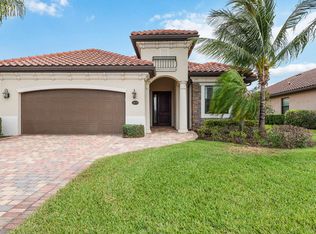 2878 Aviamar Cir, Naples, FL 34114
