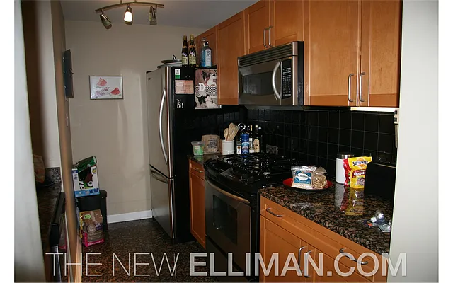 Rented by Douglas Elliman | media 15