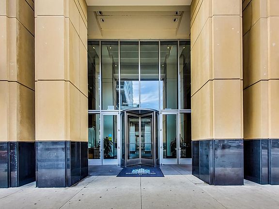 3rd image of 1400 S Michigan Ave APT 1307