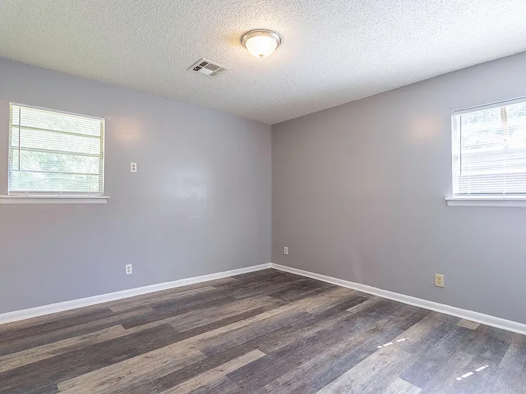 702 Placid Dr — Photo 7