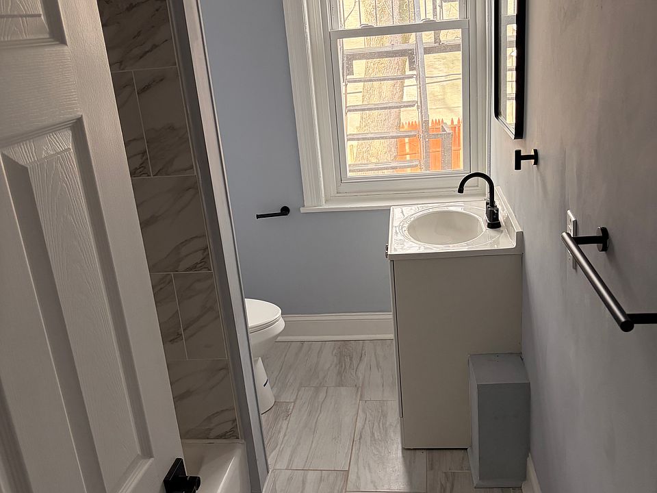 1st image of 309 Haws Ave Floor 2