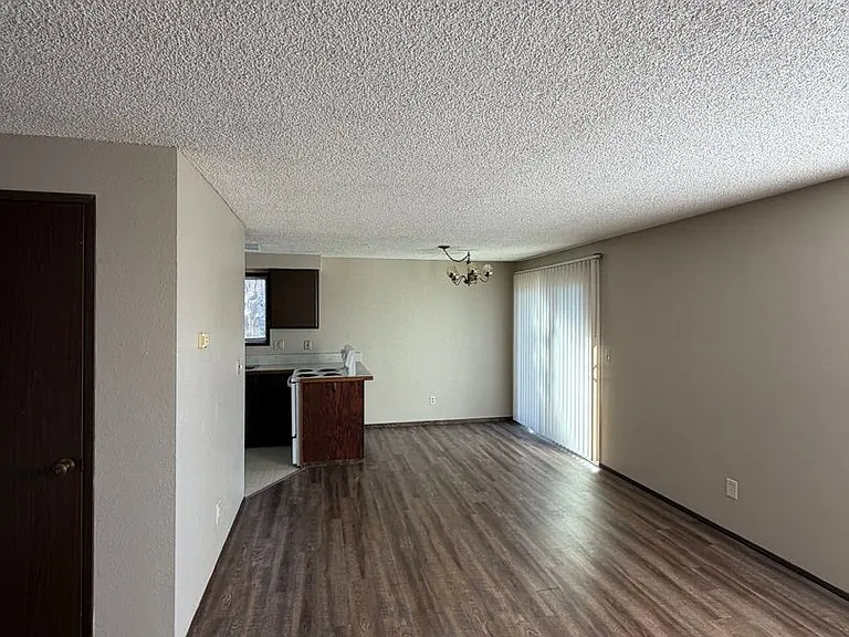 1847 Dawn Ct — Photo 3