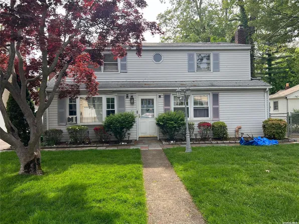 74 Remson Avenue, Merrick, NY 11566