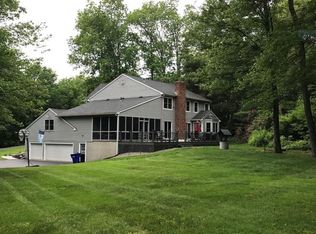 30 Falcon Crest Rd, Middlebury, CT 06762