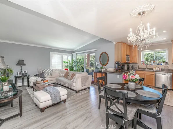 2400 San Gabriel Way Unit 302, Corona, CA 92882