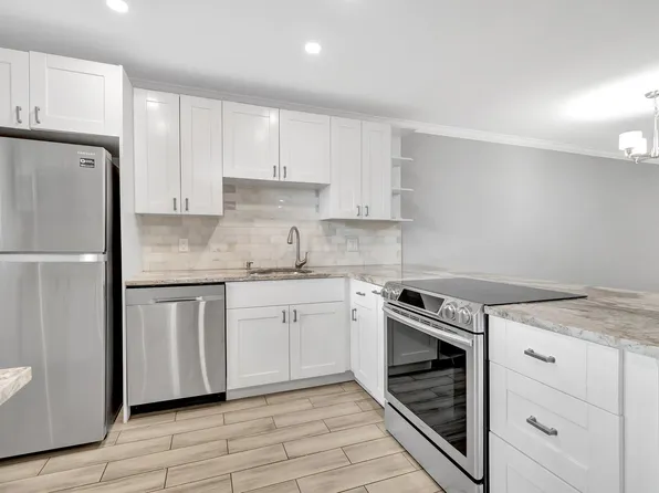 2900 Fiore Way APT 203, Delray Beach, FL 33446