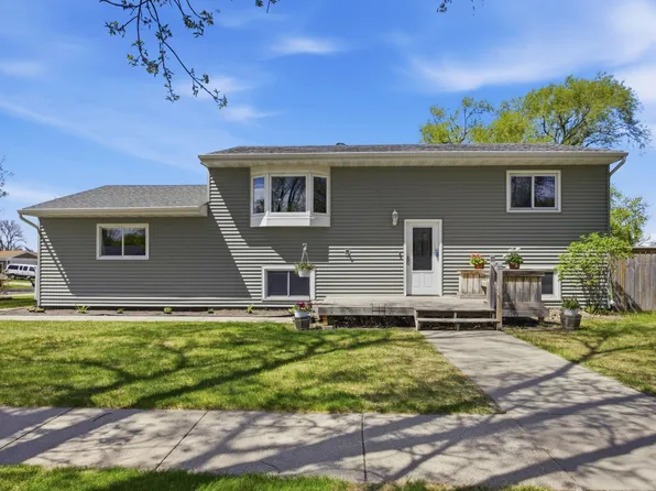 806 7th St W, West Fargo, ND 58078