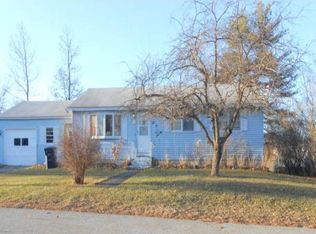 33 Seminole Dr, Nashua, NH 03063