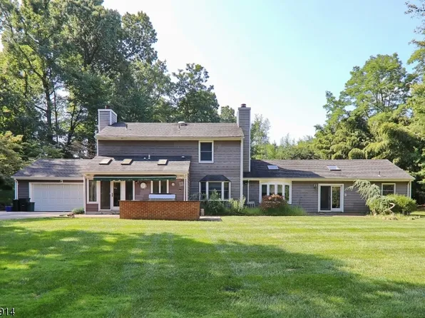 35 Ravenswood Ln, Scotch Plains Twp., NJ 07076