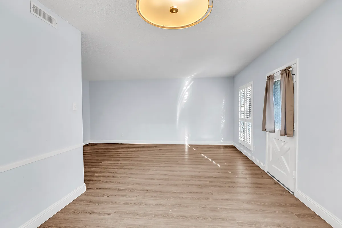 Building Photo - 6017 E University Blvd #118