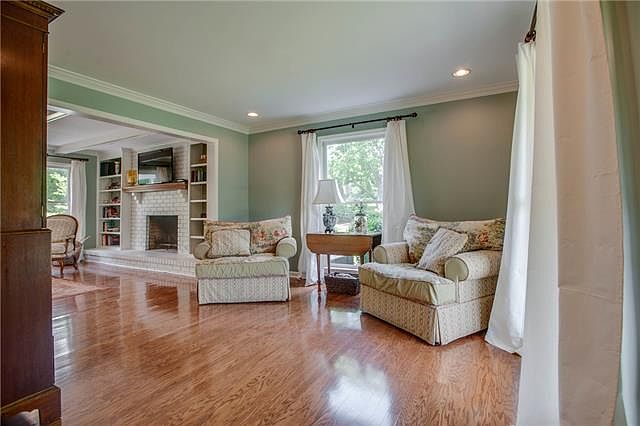 2nd image of 1113 Arrowhead Dr