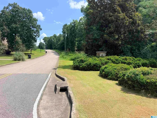 912 Bending Creek Dr #32, Bessemer, AL 35023