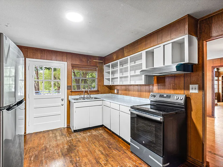431 Benning Dr — Photo 7