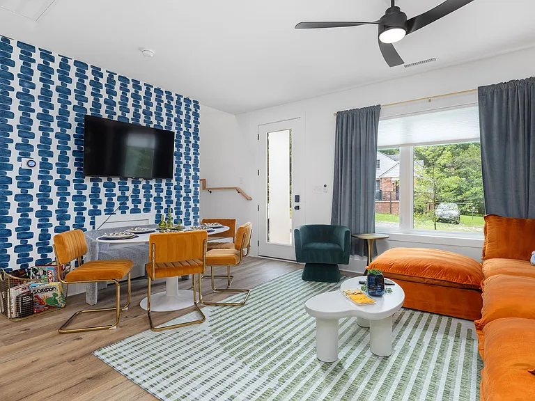 Plenty of seating for dining or relaxing around the SmartTV