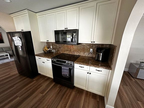 2nd image of 6860 Calle Del Paz S #S