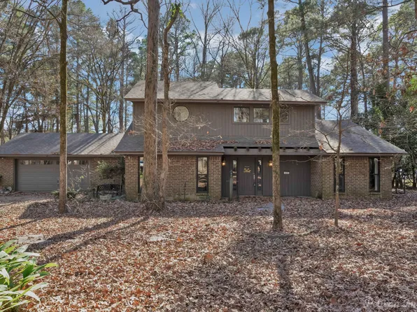 2095 Woodlake Dr, Benton, LA 71006