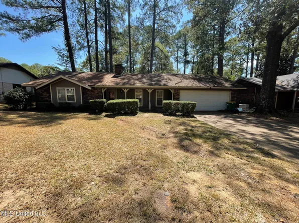 207 Fox Meadows Rd, Jackson, MS 39212